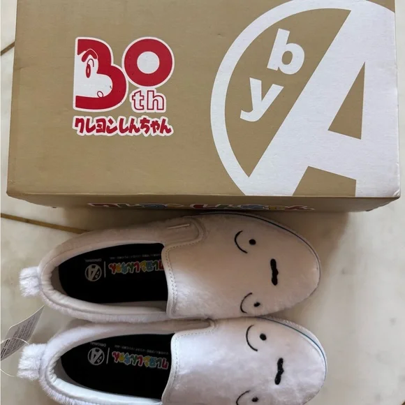 Vans White Fuzzy Slip-On Sneakers - Picture 5 of 6